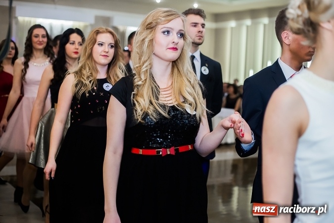 Zdjęcie w galerii na portalu naszraciborz.pl: Maturzyści z Mechanika zamykają w Bravo w Tworkowie sezon studniówkowy FOTO i WIDEO wiadomości z regionu