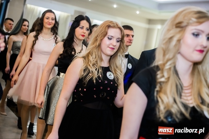 Zdjęcie w galerii na portalu naszraciborz.pl: Maturzyści z Mechanika zamykają w Bravo w Tworkowie sezon studniówkowy FOTO i WIDEO wiadomości z regionu