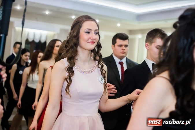 Zdjęcie w galerii na portalu naszraciborz.pl: Maturzyści z Mechanika zamykają w Bravo w Tworkowie sezon studniówkowy FOTO i WIDEO wiadomości z regionu