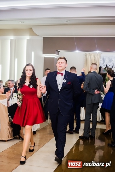 Zdjęcie w galerii na portalu naszraciborz.pl: Maturzyści z Mechanika zamykają w Bravo w Tworkowie sezon studniówkowy FOTO i WIDEO wiadomości z regionu