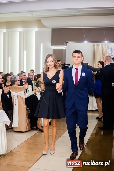 Zdjęcie w galerii na portalu naszraciborz.pl: Maturzyści z Mechanika zamykają w Bravo w Tworkowie sezon studniówkowy FOTO i WIDEO wiadomości z regionu