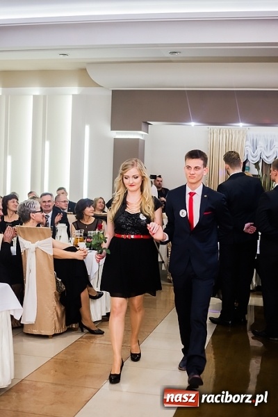 Zdjęcie w galerii na portalu naszraciborz.pl: Maturzyści z Mechanika zamykają w Bravo w Tworkowie sezon studniówkowy FOTO i WIDEO wiadomości z regionu