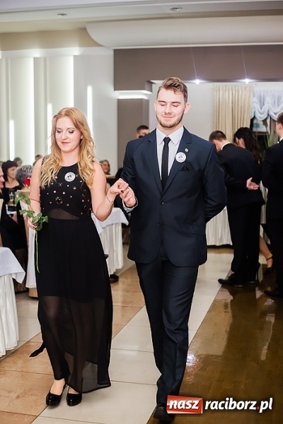 Zdjęcie w galerii na portalu naszraciborz.pl: Maturzyści z Mechanika zamykają w Bravo w Tworkowie sezon studniówkowy FOTO i WIDEO wiadomości z regionu