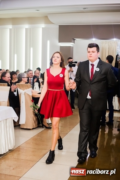 Zdjęcie w galerii na portalu naszraciborz.pl: Maturzyści z Mechanika zamykają w Bravo w Tworkowie sezon studniówkowy FOTO i WIDEO wiadomości z regionu