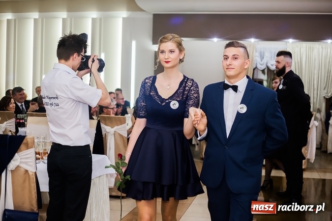 Zdjęcie w galerii na portalu naszraciborz.pl: Maturzyści z Mechanika zamykają w Bravo w Tworkowie sezon studniówkowy FOTO i WIDEO wiadomości z regionu