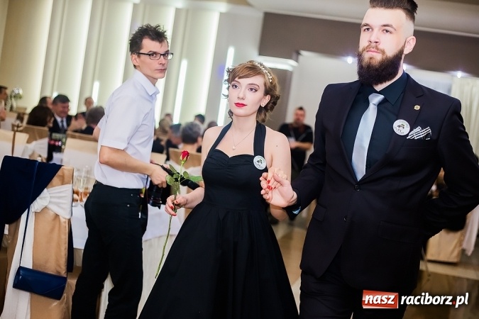 Zdjęcie w galerii na portalu naszraciborz.pl: Maturzyści z Mechanika zamykają w Bravo w Tworkowie sezon studniówkowy FOTO i WIDEO wiadomości z regionu