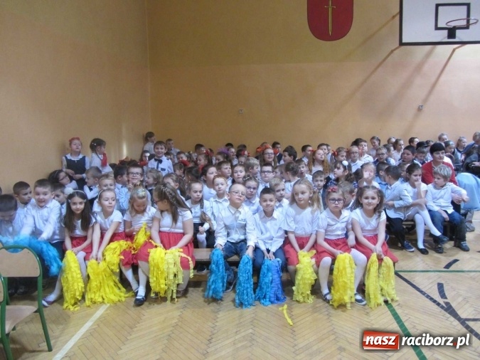 Zdjęcie w galerii na portalu naszraciborz.pl: Tak w krzanowickiej szkole świętowano Dzień Babci i Dziadka wiadomości z regionu