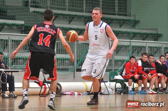 Zdjęcie w galerii na portalu naszraciborz.pl: Lider z Rybnika zbyt mocny dla Ofensywy wiadomości z regionu
