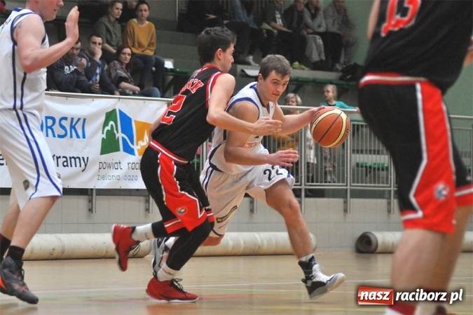 Zdjęcie w galerii na portalu naszraciborz.pl: Lider z Rybnika zbyt mocny dla Ofensywy wiadomości z regionu