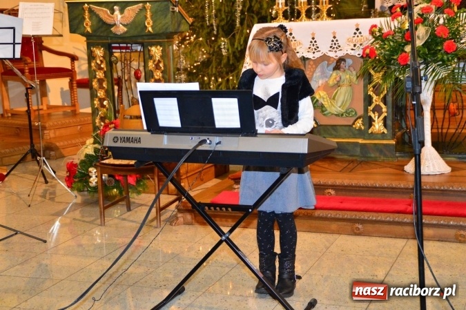 Zdjęcie w galerii na portalu naszraciborz.pl: Świąteczny koncert w bieńkowickiej świątyni wiadomości z regionu