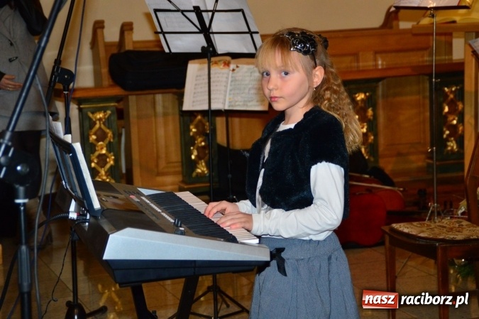 Zdjęcie w galerii na portalu naszraciborz.pl: Świąteczny koncert w bieńkowickiej świątyni wiadomości z regionu