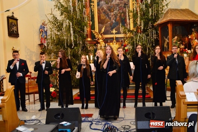 Zdjęcie w galerii na portalu naszraciborz.pl: Świąteczny koncert w bieńkowickiej świątyni wiadomości z regionu