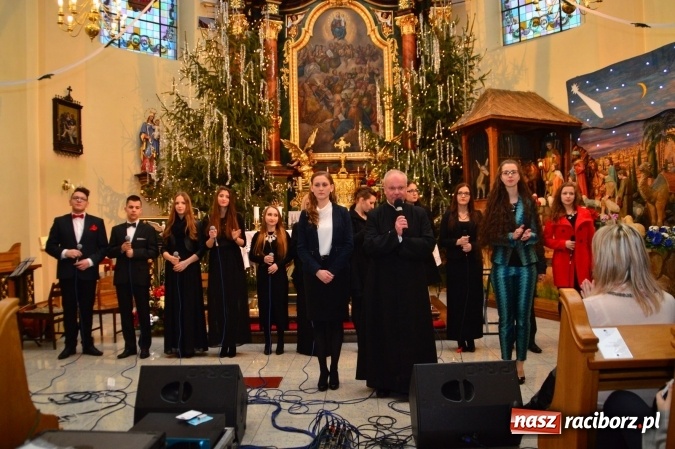 Zdjęcie w galerii na portalu naszraciborz.pl: Świąteczny koncert w bieńkowickiej świątyni wiadomości z regionu