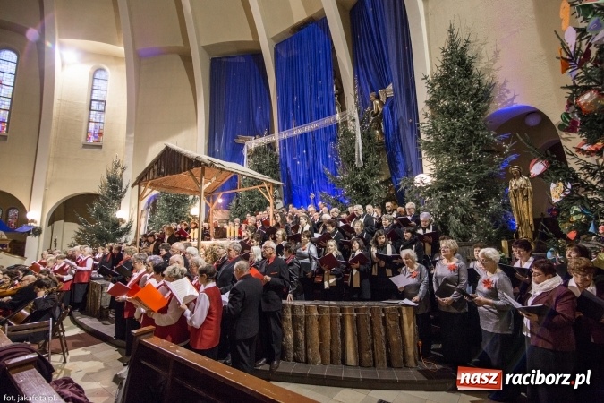 Zdjęcie w galerii na portalu naszraciborz.pl: Kolędy i pastorałki zabrzmiały dziś w kościele NSPJ wiadomości z regionu