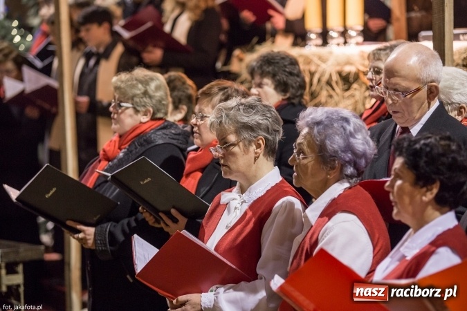 Zdjęcie w galerii na portalu naszraciborz.pl: Kolędy i pastorałki zabrzmiały dziś w kościele NSPJ wiadomości z regionu