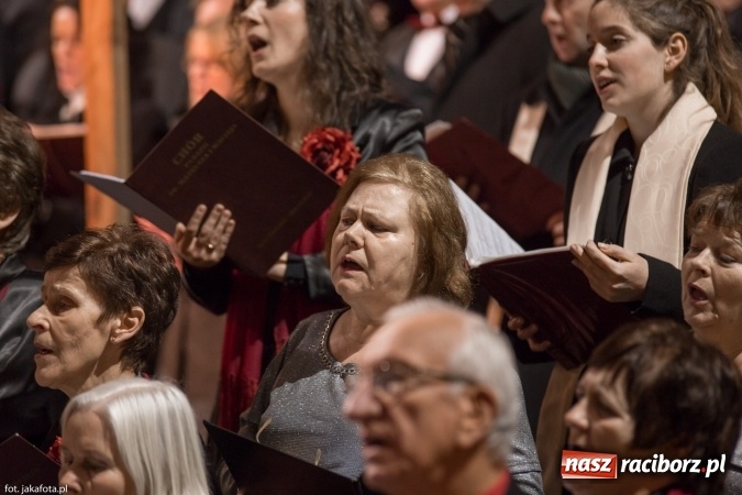 Zdjęcie w galerii na portalu naszraciborz.pl: Kolędy i pastorałki zabrzmiały dziś w kościele NSPJ wiadomości z regionu