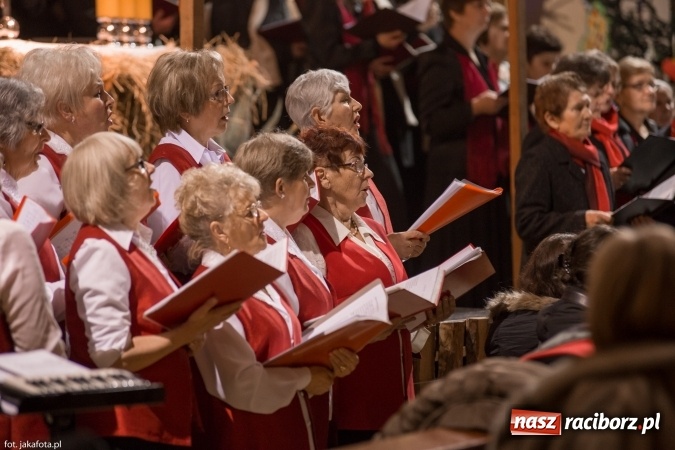Zdjęcie w galerii na portalu naszraciborz.pl: Kolędy i pastorałki zabrzmiały dziś w kościele NSPJ wiadomości z regionu