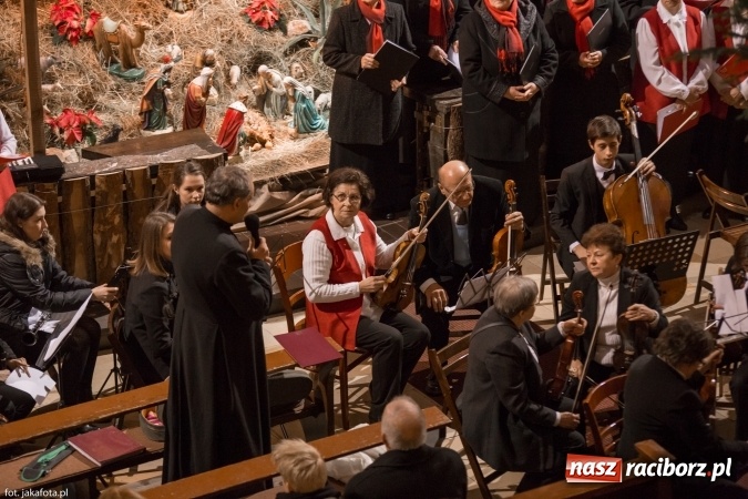 Zdjęcie w galerii na portalu naszraciborz.pl: Kolędy i pastorałki zabrzmiały dziś w kościele NSPJ wiadomości z regionu