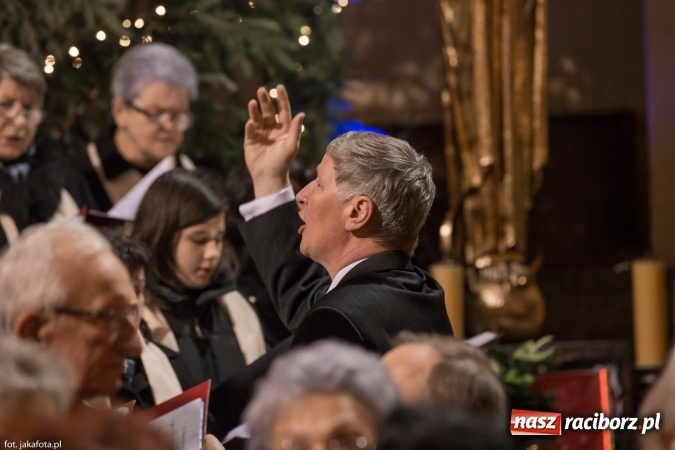 Zdjęcie w galerii na portalu naszraciborz.pl: Kolędy i pastorałki zabrzmiały dziś w kościele NSPJ wiadomości z regionu