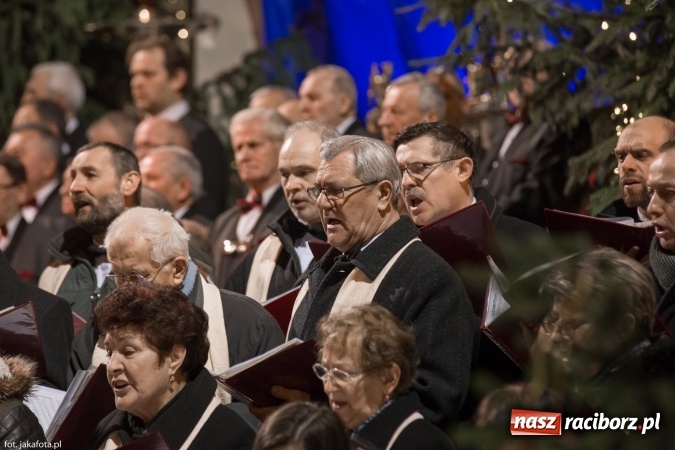 Zdjęcie w galerii na portalu naszraciborz.pl: Kolędy i pastorałki zabrzmiały dziś w kościele NSPJ wiadomości z regionu