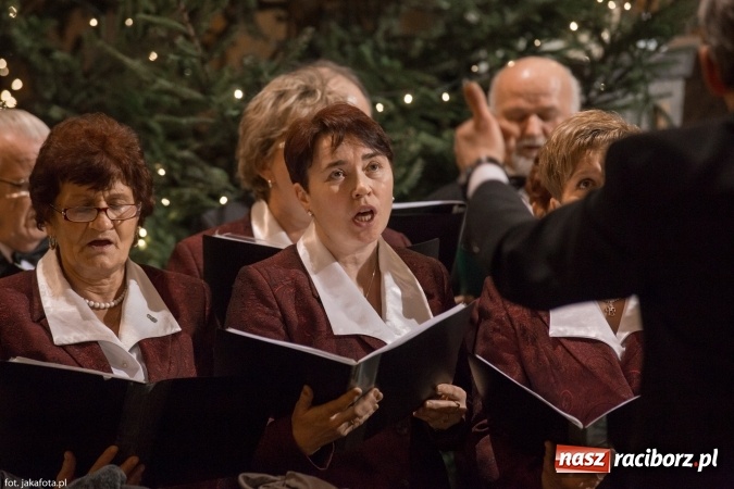 Zdjęcie w galerii na portalu naszraciborz.pl: Kolędy i pastorałki zabrzmiały dziś w kościele NSPJ wiadomości z regionu
