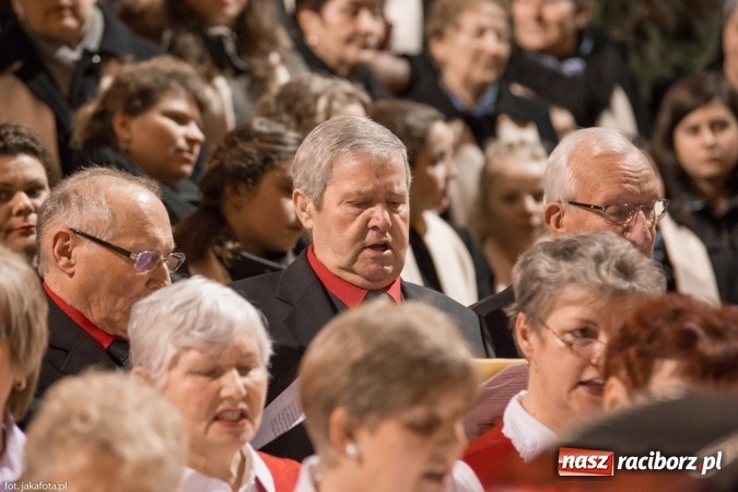Zdjęcie w galerii na portalu naszraciborz.pl: Kolędy i pastorałki zabrzmiały dziś w kościele NSPJ wiadomości z regionu
