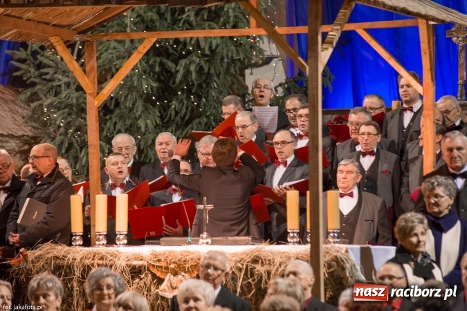 Zdjęcie w galerii na portalu naszraciborz.pl: Kolędy i pastorałki zabrzmiały dziś w kościele NSPJ wiadomości z regionu
