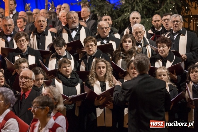 Zdjęcie w galerii na portalu naszraciborz.pl: Kolędy i pastorałki zabrzmiały dziś w kościele NSPJ wiadomości z regionu