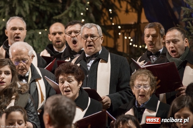 Zdjęcie w galerii na portalu naszraciborz.pl: Kolędy i pastorałki zabrzmiały dziś w kościele NSPJ wiadomości z regionu