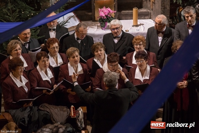 Zdjęcie w galerii na portalu naszraciborz.pl: Kolędy i pastorałki zabrzmiały dziś w kościele NSPJ wiadomości z regionu