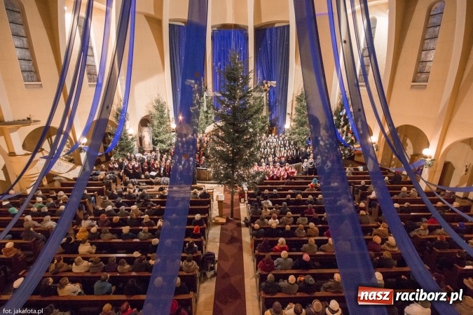 Zdjęcie w galerii na portalu naszraciborz.pl: Kolędy i pastorałki zabrzmiały dziś w kościele NSPJ wiadomości z regionu
