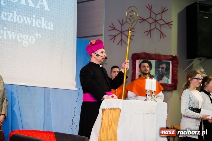 Zdjęcie w galerii na portalu naszraciborz.pl: Żywot człowieka poczciwego, czyli bolesławiki znów dały popis w Tworkowie wiadomości z regionu