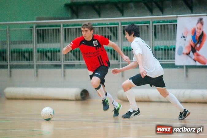 Zdjęcie w galerii na portalu naszraciborz.pl: Futsalowa niedziela w Arenie Rafako. Odrodzony Feniks górą nad M&D Metallbau  wiadomości z regionu