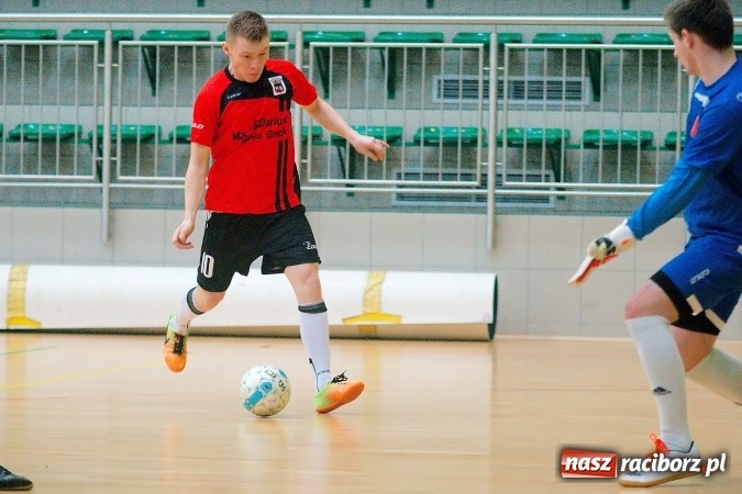 Zdjęcie w galerii na portalu naszraciborz.pl: Futsalowa niedziela w Arenie Rafako. Odrodzony Feniks górą nad M&D Metallbau  wiadomości z regionu
