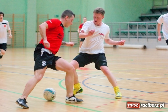 Zdjęcie w galerii na portalu naszraciborz.pl: Futsalowa niedziela w Arenie Rafako. Odrodzony Feniks górą nad M&D Metallbau  wiadomości z regionu