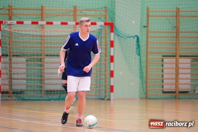 Zdjęcie w galerii na portalu naszraciborz.pl: Futsalowa niedziela w Arenie Rafako. Odrodzony Feniks górą nad M&D Metallbau  wiadomości z regionu