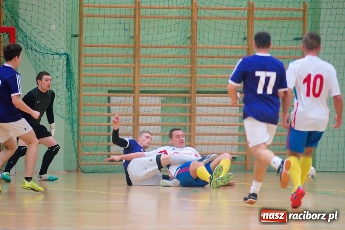 Zdjęcie w galerii na portalu naszraciborz.pl: Futsalowa niedziela w Arenie Rafako. Odrodzony Feniks górą nad M&D Metallbau  wiadomości z regionu