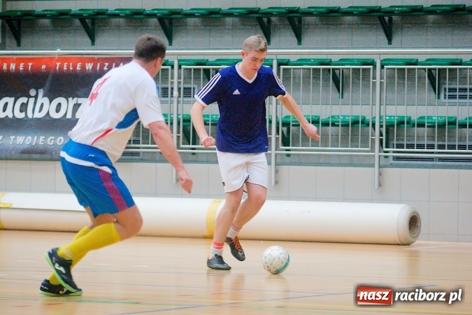 Zdjęcie w galerii na portalu naszraciborz.pl: Futsalowa niedziela w Arenie Rafako. Odrodzony Feniks górą nad M&D Metallbau  wiadomości z regionu