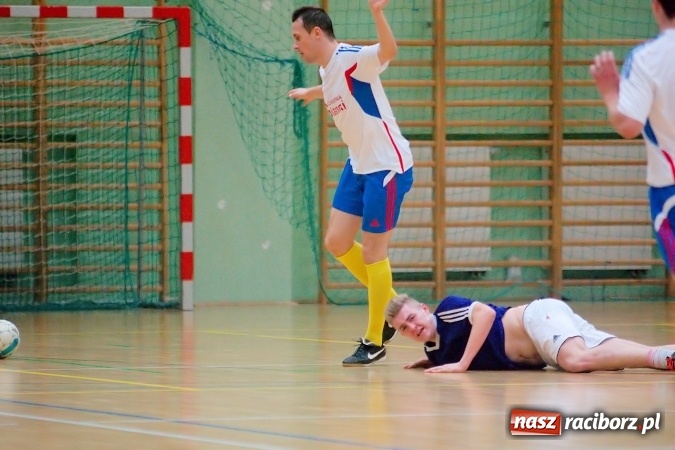 Zdjęcie w galerii na portalu naszraciborz.pl: Futsalowa niedziela w Arenie Rafako. Odrodzony Feniks górą nad M&D Metallbau  wiadomości z regionu