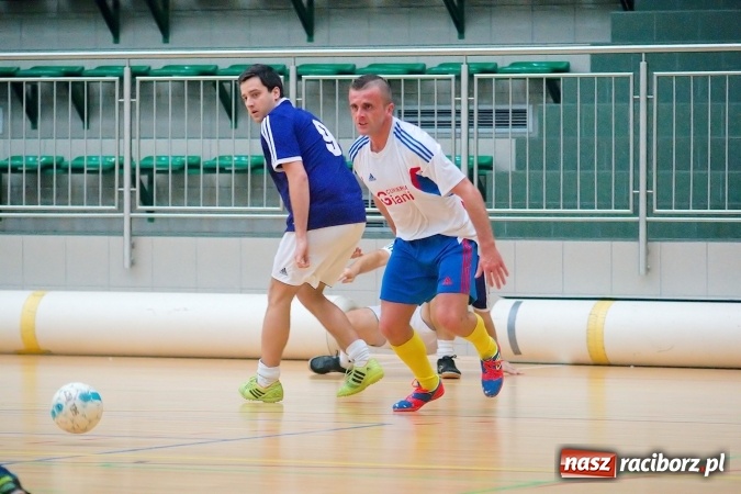 Zdjęcie w galerii na portalu naszraciborz.pl: Futsalowa niedziela w Arenie Rafako. Odrodzony Feniks górą nad M&D Metallbau  wiadomości z regionu