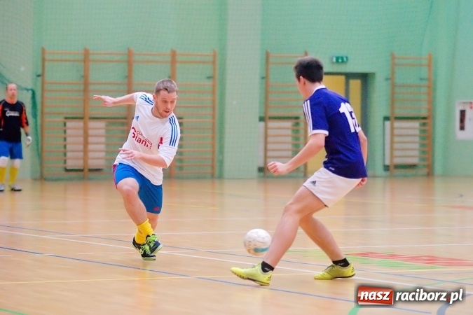 Zdjęcie w galerii na portalu naszraciborz.pl: Futsalowa niedziela w Arenie Rafako. Odrodzony Feniks górą nad M&D Metallbau  wiadomości z regionu