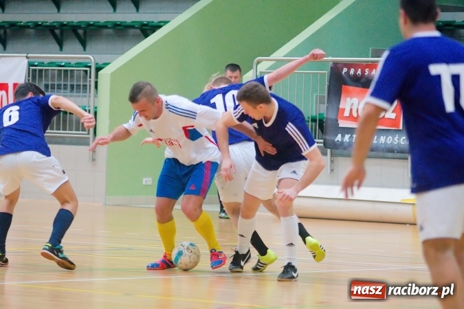 Zdjęcie w galerii na portalu naszraciborz.pl: Futsalowa niedziela w Arenie Rafako. Odrodzony Feniks górą nad M&D Metallbau  wiadomości z regionu