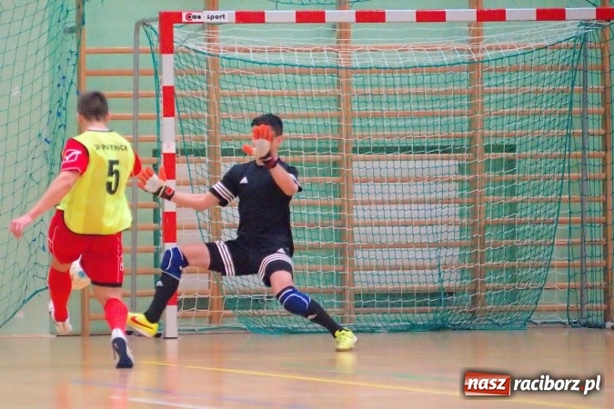 Zdjęcie w galerii na portalu naszraciborz.pl: Futsalowa niedziela w Arenie Rafako. Odrodzony Feniks górą nad M&D Metallbau  wiadomości z regionu