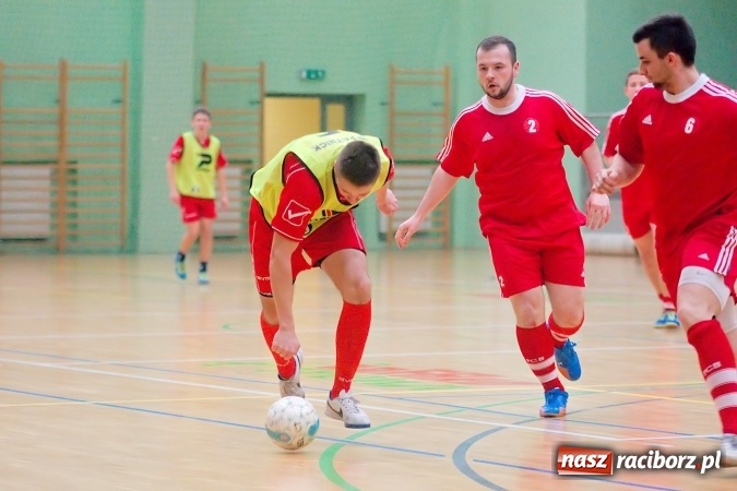 Zdjęcie w galerii na portalu naszraciborz.pl: Futsalowa niedziela w Arenie Rafako. Odrodzony Feniks górą nad M&D Metallbau  wiadomości z regionu