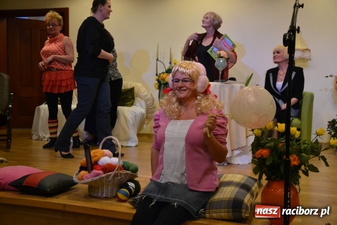 Zdjęcie w galerii na portalu naszraciborz.pl: Podwieczorek z piosenką, poezją i humorem - widowisko na zamku wiadomości z regionu