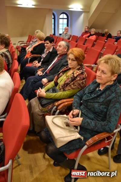 Zdjęcie w galerii na portalu naszraciborz.pl: Podwieczorek z piosenką, poezją i humorem - widowisko na zamku wiadomości z regionu