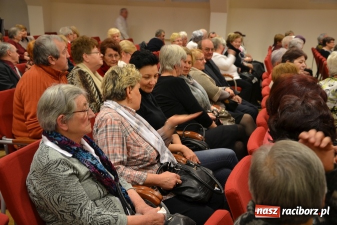 Zdjęcie w galerii na portalu naszraciborz.pl: Podwieczorek z piosenką, poezją i humorem - widowisko na zamku wiadomości z regionu