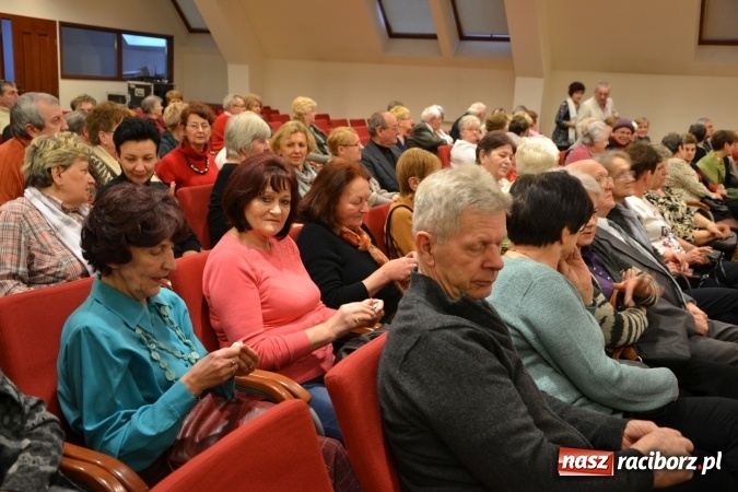 Zdjęcie w galerii na portalu naszraciborz.pl: Podwieczorek z piosenką, poezją i humorem - widowisko na zamku wiadomości z regionu