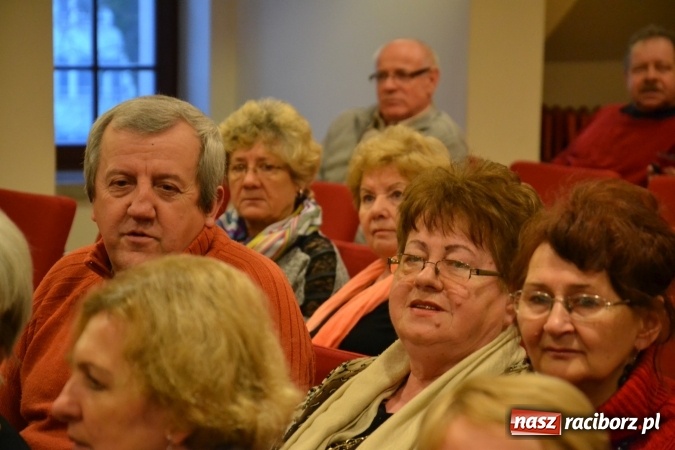 Zdjęcie w galerii na portalu naszraciborz.pl: Podwieczorek z piosenką, poezją i humorem - widowisko na zamku wiadomości z regionu