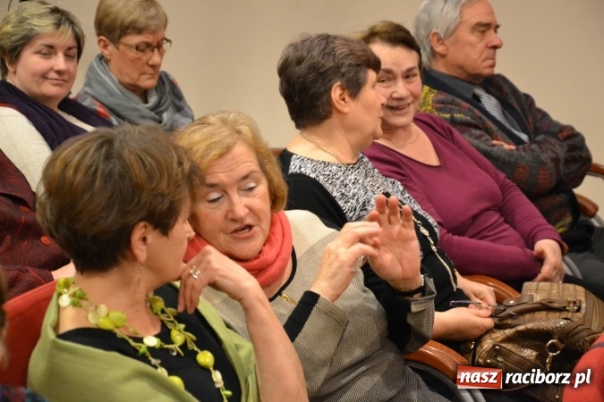 Zdjęcie w galerii na portalu naszraciborz.pl: Podwieczorek z piosenką, poezją i humorem - widowisko na zamku wiadomości z regionu